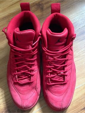 Nike Air Jordan 12 Retro "Gym Red".